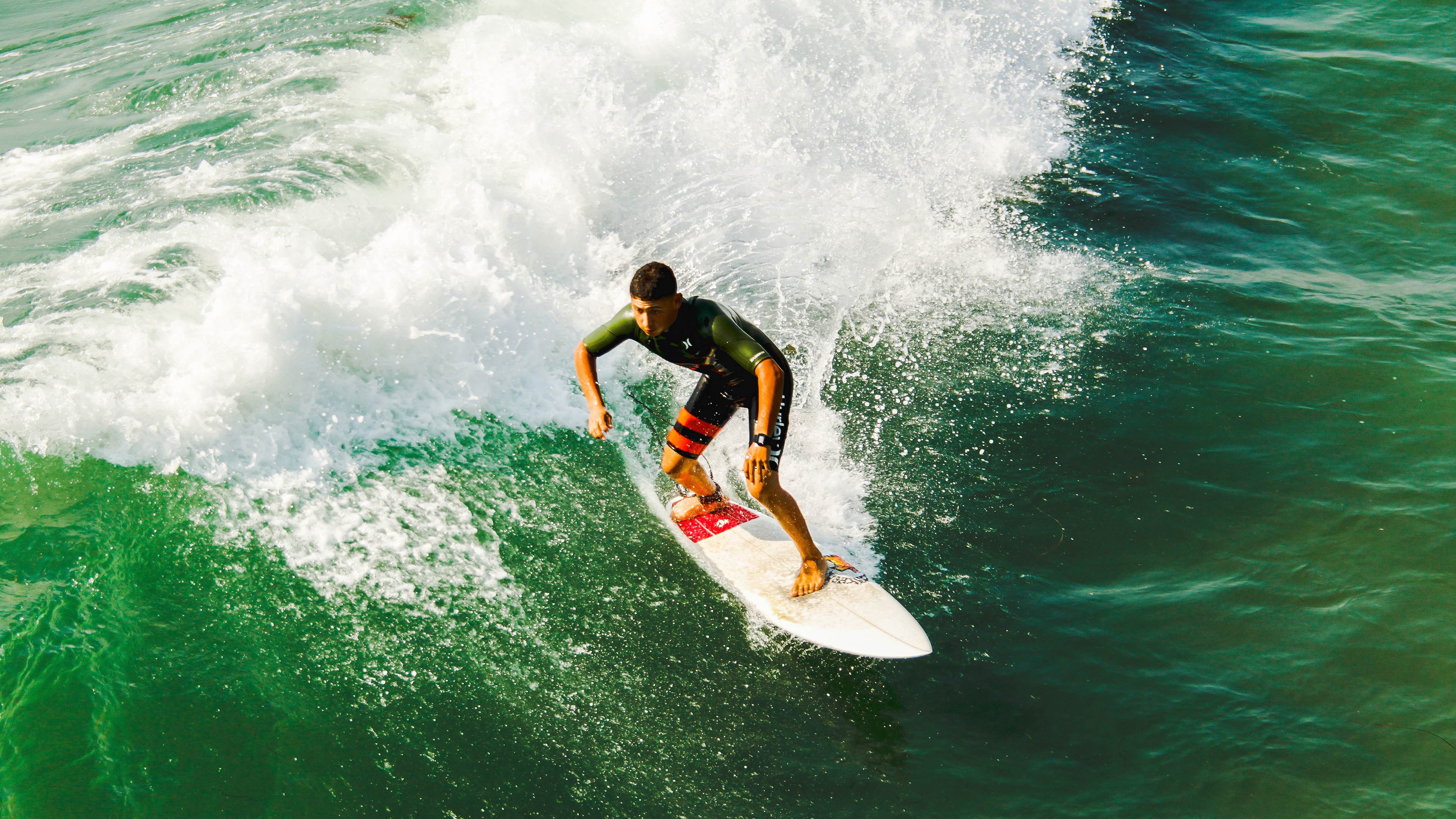 澳大利亚袋鼠队的球员表现全面，无弱点可言，澳大利亚袋鼠比赛